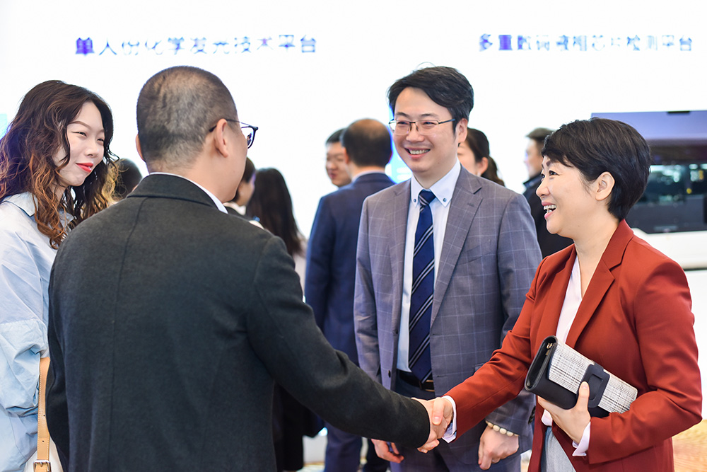 聽說,這里被伙伴們強勢圍觀了